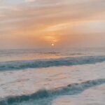Sija Rose Instagram - എന്റെ ഉള്ളിൽ അലയടിക്കുന്ന തിരകളെ അടക്കുവാൻ നിന്റെ തീരങ്ങളിൽ അണയുവാൻ കൊതിക്കുന്നു എന്നുള്ളം 💕 . VO : @riaa_saira 🥰 #fromheart #reels #instagood #instagram #sunandmoon #languageoflove #nature #sea