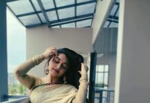 Sija Rose Instagram - Going filmy with this song! . When your friends dress you up and click good pictures (RARE)!!! @riaa_saira @lakshmi.sruthi . #tofriendship #imialwaysinsaree #drape #tamil #song #thooriga #reels .