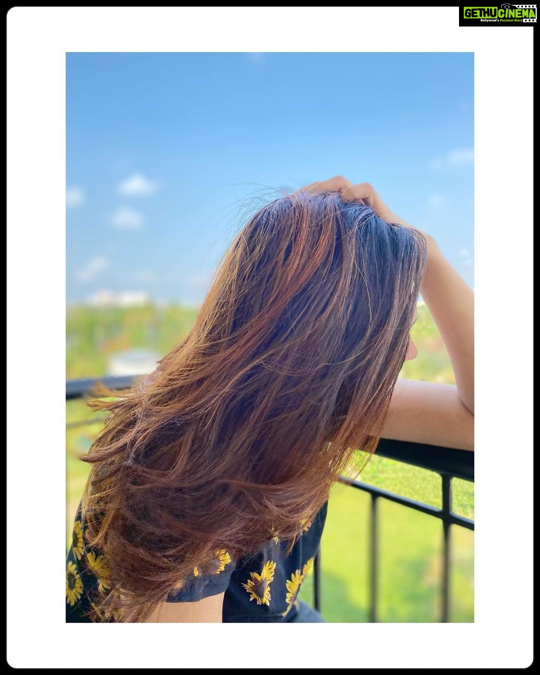 Sija Rose Instagram - Just another lazy day 💕 🌻 . . Hair colour @glam_salonandspa