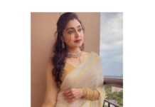 Sija Rose Instagram - Getting into the Onam vibe! ✨ . Have a safe celebration . Attire: @khajuraho_boutique_ Dolled by : @makeupbychristeena Thank you @keepitstylish_by_ammu 🥰 📷: when mom tries her best in capturing me . #onamvanalo #Kodiuduthallo #unnichaadimaranjallo #instafashion #sijarose #saree