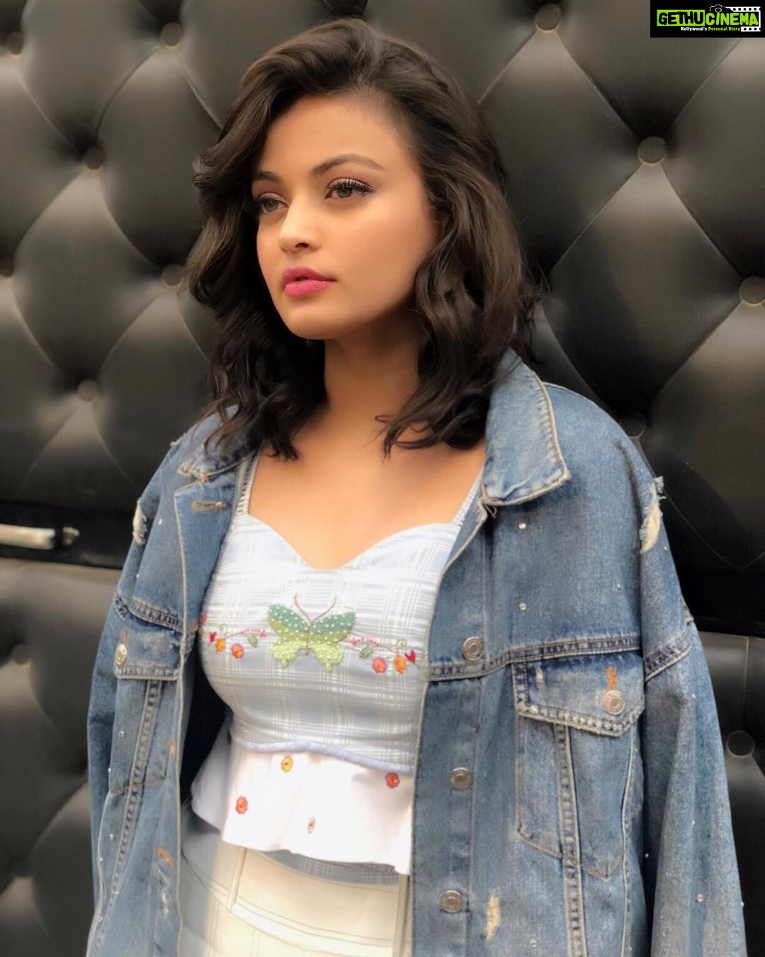 Sneha Ullal Instagram - Pari hun mein,mujhe na chu na.😋🥴