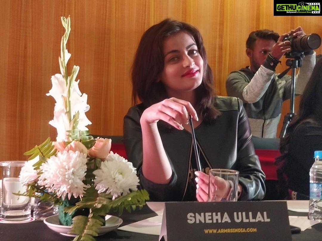 Sneha Ullal Instagram - Whats my name ? #snehaullal