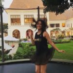 Sneha Ullal Instagram – I chill harder than you party.Fun fun fun..Miss you @sarathshetty .