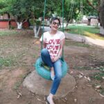Sneha Ullal Instagram - The human body is made of 70 percent water so that just means i’m not fat i’m just flooded 😂😂😂. Smile for me Anchaviyo