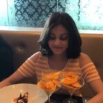 Sneha Ullal Instagram - Just wasn’t letting me get my shot..How desperate were you for those mangoes 😂😂😂 @sofitel