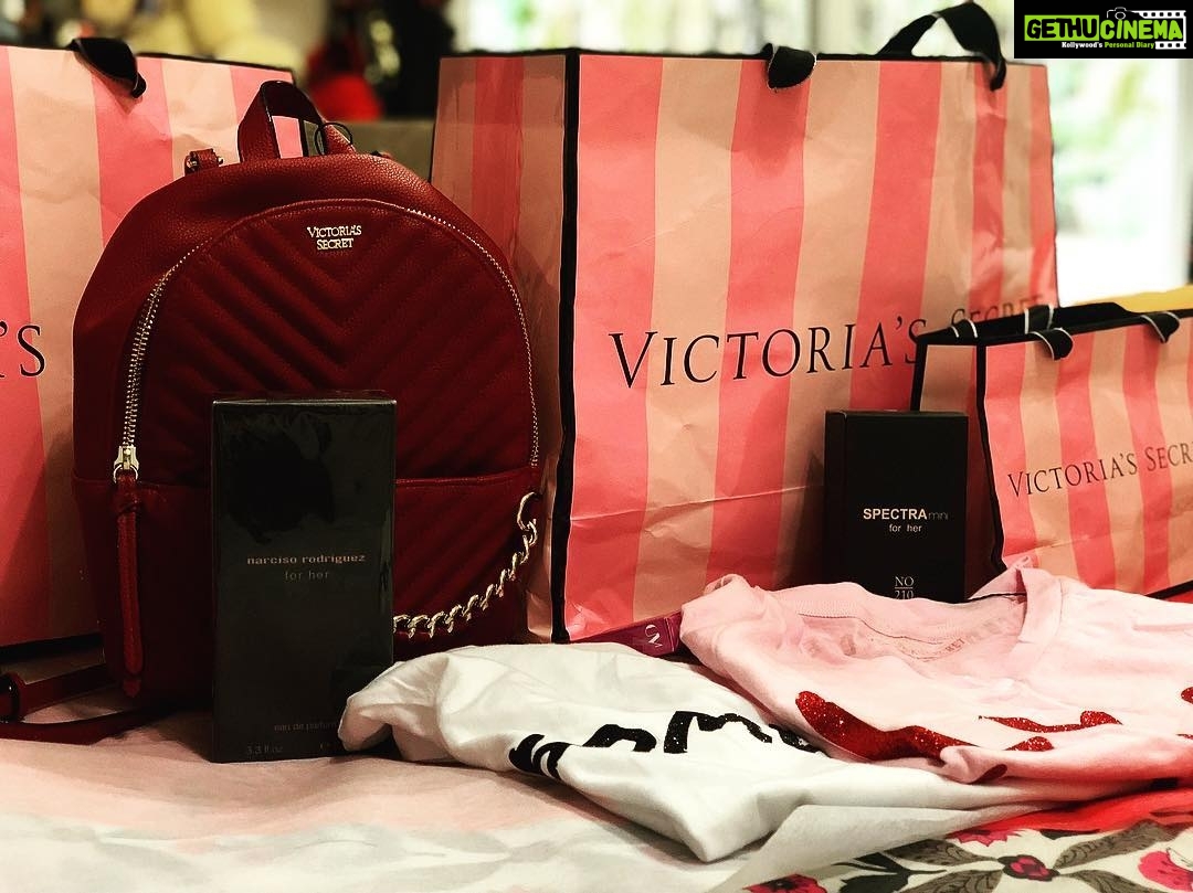 Sneha Ullal Instagram - My fav brand @victoriassecret ðĪŠððŧð.