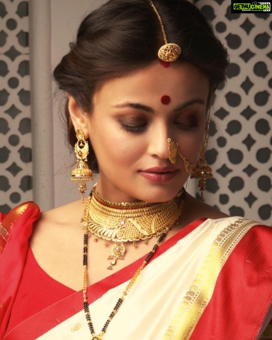 Sneha Ullal Instagram - Happy Dussehra everyone. 🪔 🪔 🪔 🪔 🪔 🪔 #snehaullal #dussehra2021