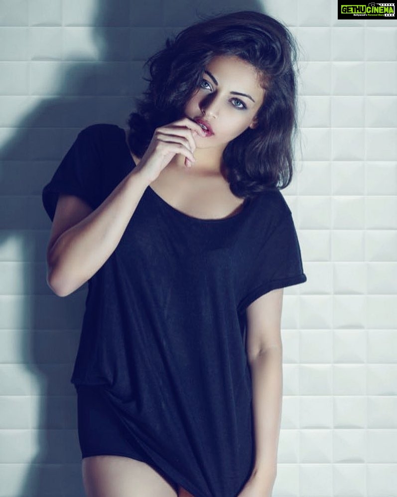 Sneha Ullal Instagram - Eternal sunshine of a spotless mind