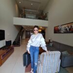 Sneha Ullal Instagram - My home in Hyd,a perfect blend of luxury & homeliness.The #duplex at @oakwoodresidencekapilhyderabad is by far the best room ive stayed in all through my career in Hyd.Its become my home now.All the rooms here are super spacious and has got all the amenities to make me feel at home.Thank you @stayoakwood for taking such good care of me.Until we meet again. 🏨 🏨 🏨 🏨 🏨 #snehaullal #serviceapartment #luxury #duplex #hyderabad Oakwood Residence Kapil Hyderabad