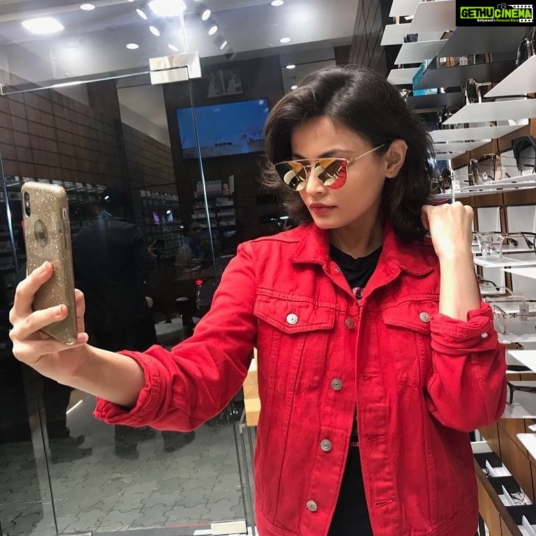 Sneha Ullal Instagram - Selfie without a pout. #pouthater
