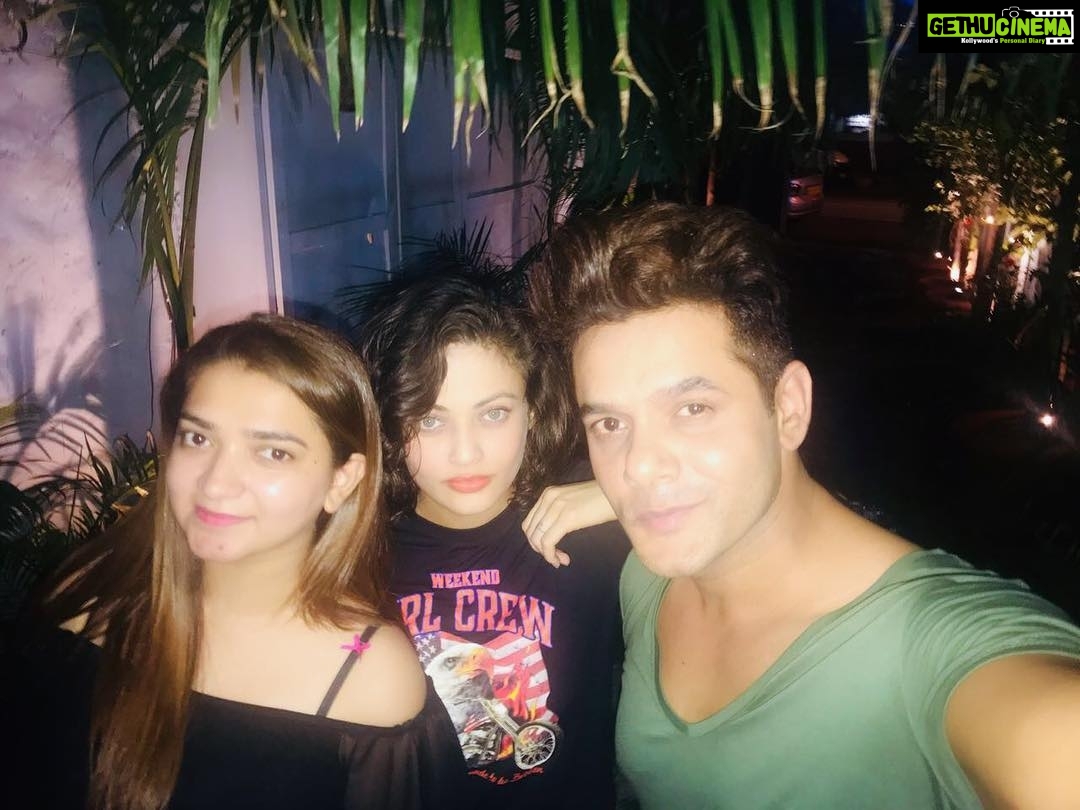 Sneha Ullal Instagram - What am i without my friends #snehaullal