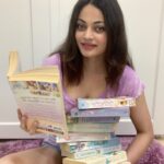 Sneha Ullal Instagram - 📚🥰#snehaullal