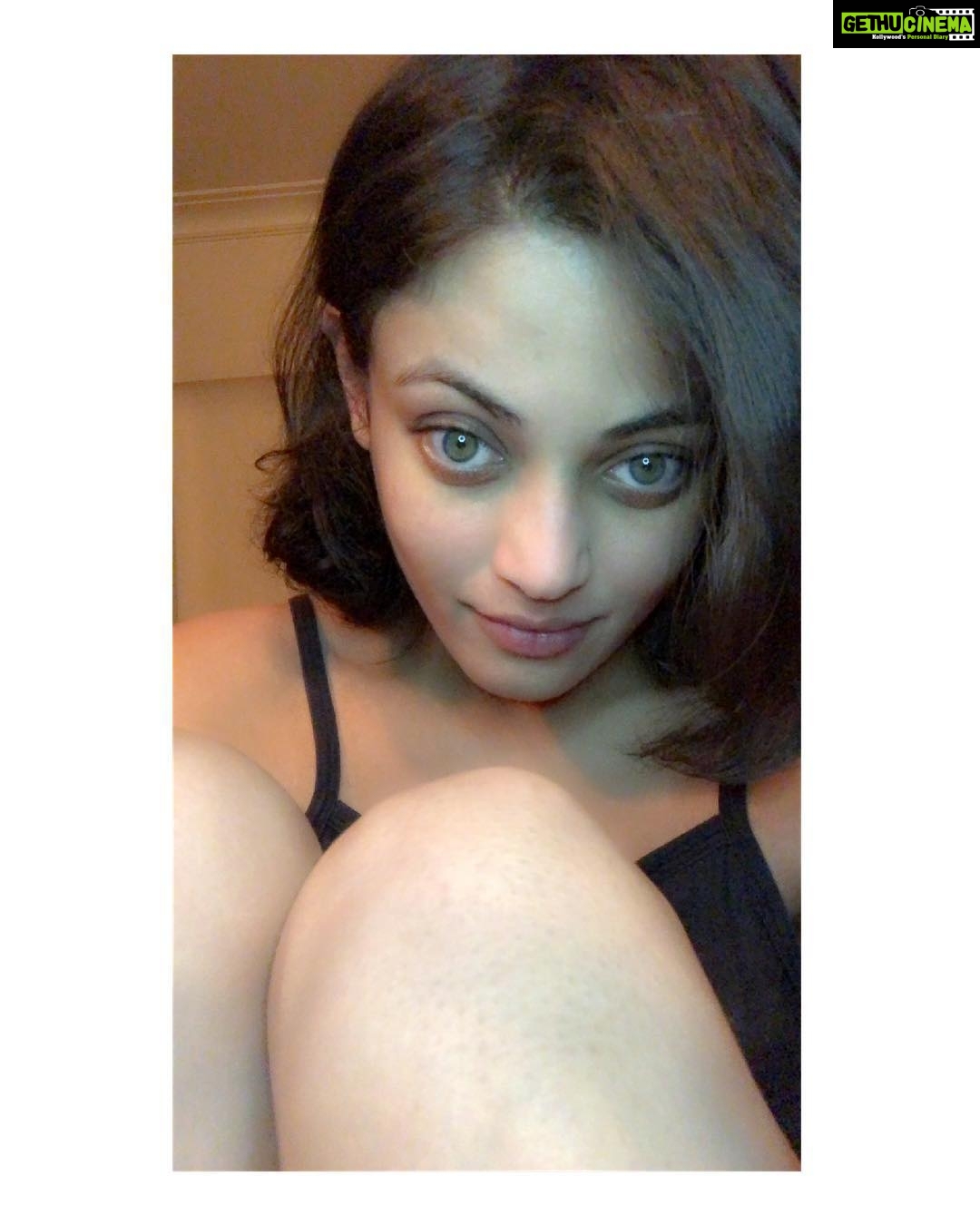 Sneha Ullal Instagram - Lazy Sundays.Need to make it an active one.Any ideas?