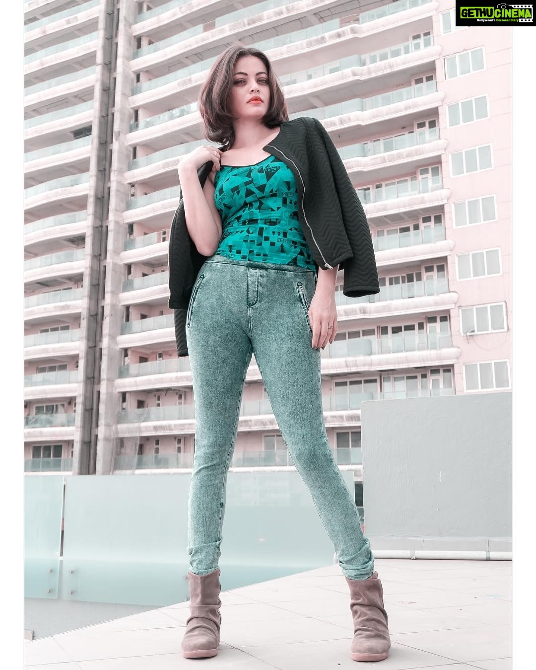 Sneha Ullal Instagram - Strong people stand up for themselves,stronger people stand up for others. #standingtall (Pic By @sarathshetty photography)