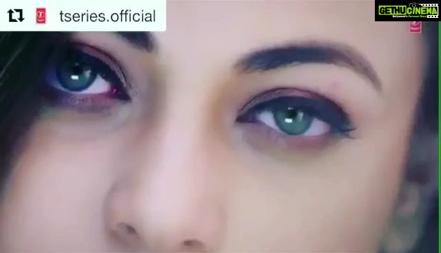Sneha Ullal Instagram - And my music video “Ishq wali baarish” is here.Thank you to the team @qaiz_khan @itsmearshiyakhan @redeyepicturesindia and @TSeries for showing me the ❤️. youtu.be/SCPsx3wLXsw Check it out now now now lalalalla❤️ #linkinbio