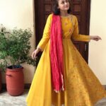 Sneha Ullal Instagram - 💛💖💛