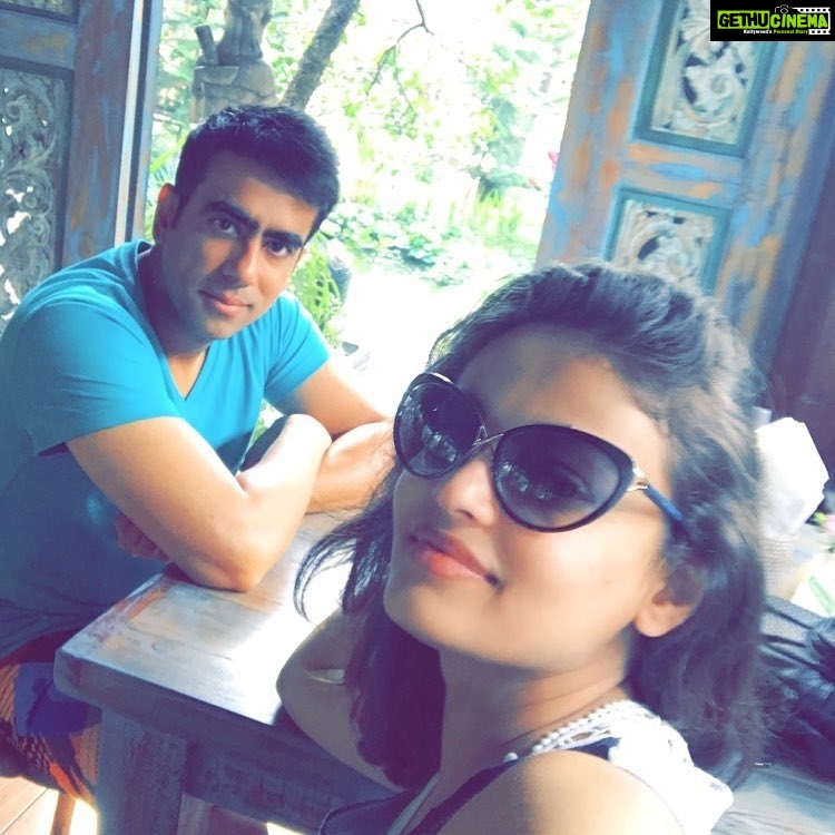 Sneha Ullal Instagram - Best friend forever/Partner in crimer/Gym addicter/Egg lover/Massage whorer/Cricket lover/Irritater/Family forever/Goodies buyer/women spoiler/Pamperer. Oh lalalalaaaalalaaa and Happy Bday A.J @ajpropman #sisterkapati 😂 #foreverkindalove❤️