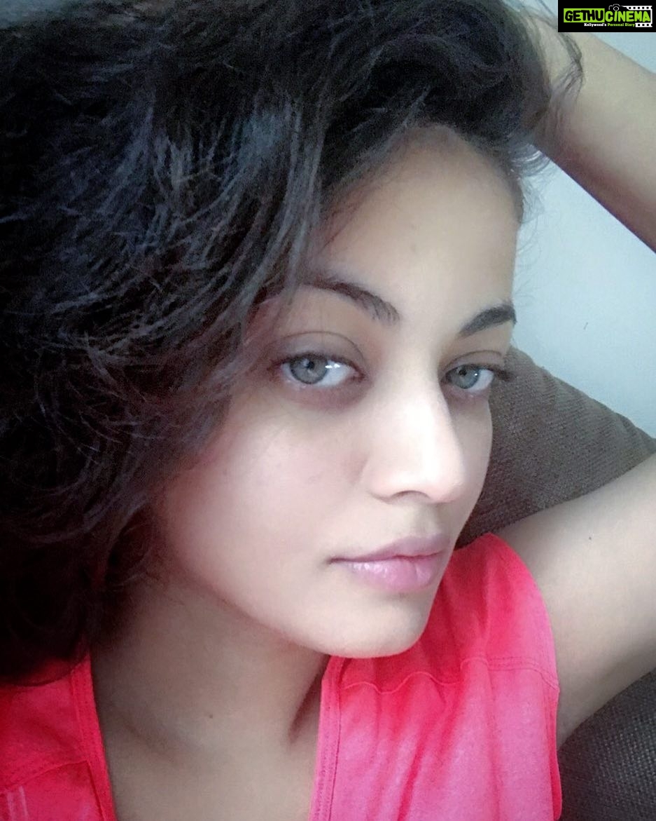 Sneha Ullal Instagram - So tired #nakedface
