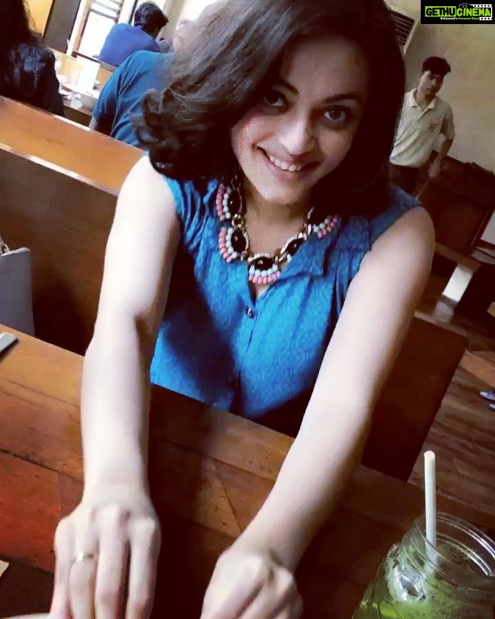 Sneha Ullal Instagram - Get your own dessert.😬