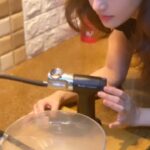 Sneha Ullal Instagram – Now anyone can achieve gourmet style food at the comfort our your home. Thanks to @chenabgourmet for sending me the Breville Smoking Gun Pro. I have used this to create Smoked Tofu and you can see just how easy it is to use. You can use the Smoking Gun Pro to add a natural smoke flavor and aroma to your food, desserts and cocktails easily. You can shop this exclusively on www.chenabgourmet.com
Thank you @frankgueizelar for helping me out with it.