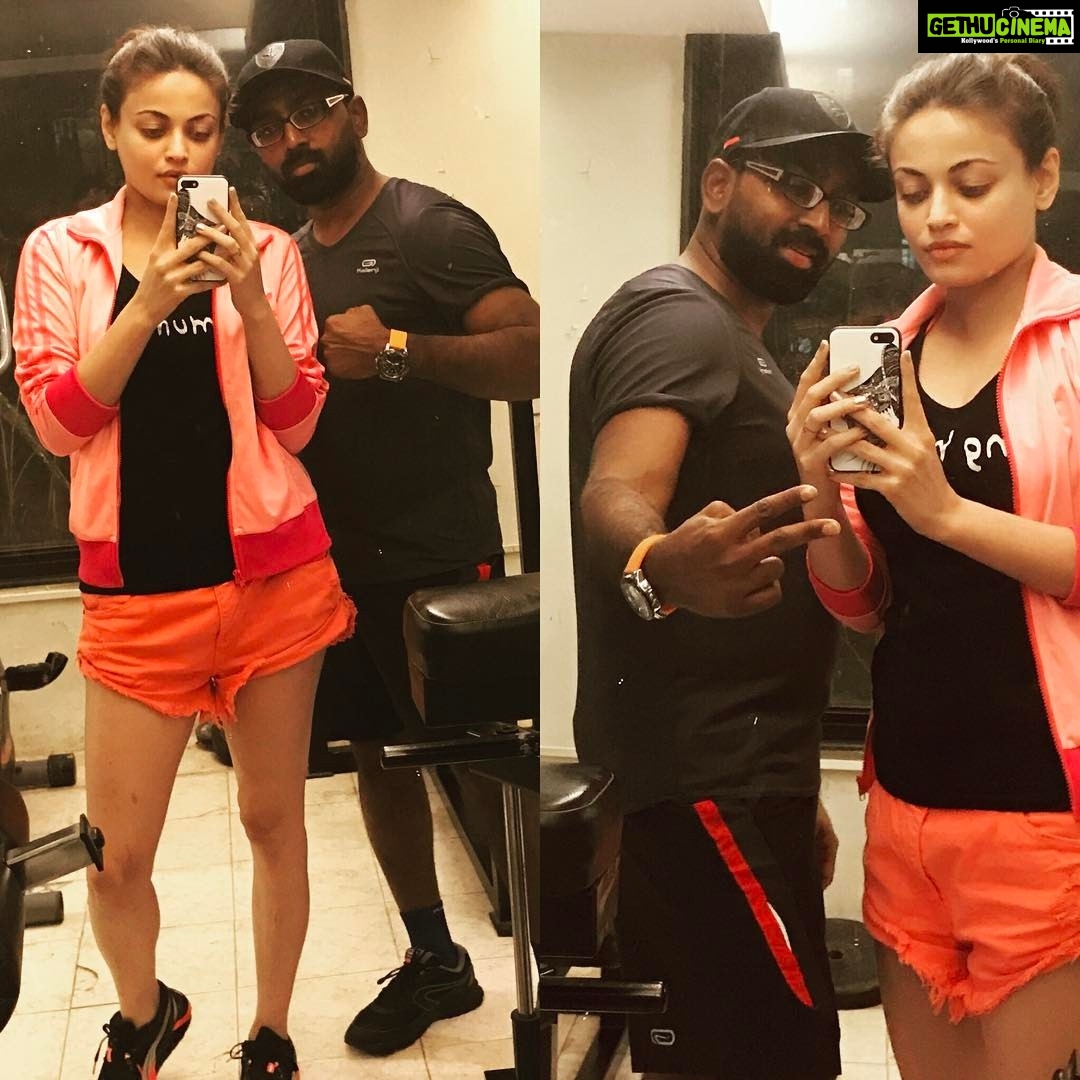 Sneha Ullal Instagram - Working out with @sarathshetty 💃🏻💃🏻💃🏻💃🏻💃🏻💃🏻💃🏻💃🏻#bestfriendintown