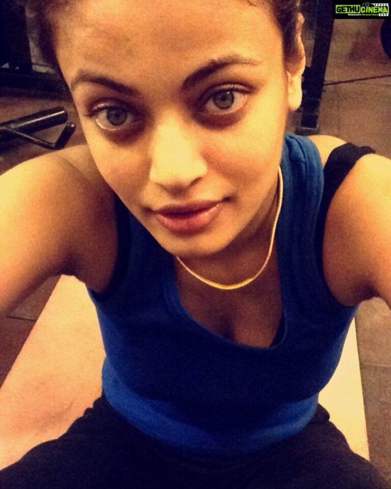 Sneha Ullal Instagram - Working out .Working it out