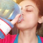 Sneha Ullal Instagram - Hydrate #h2o #workoutmode #happygymday