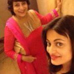 Sneha Ullal Instagram - Mom and I #dressedforwork #eventappearances