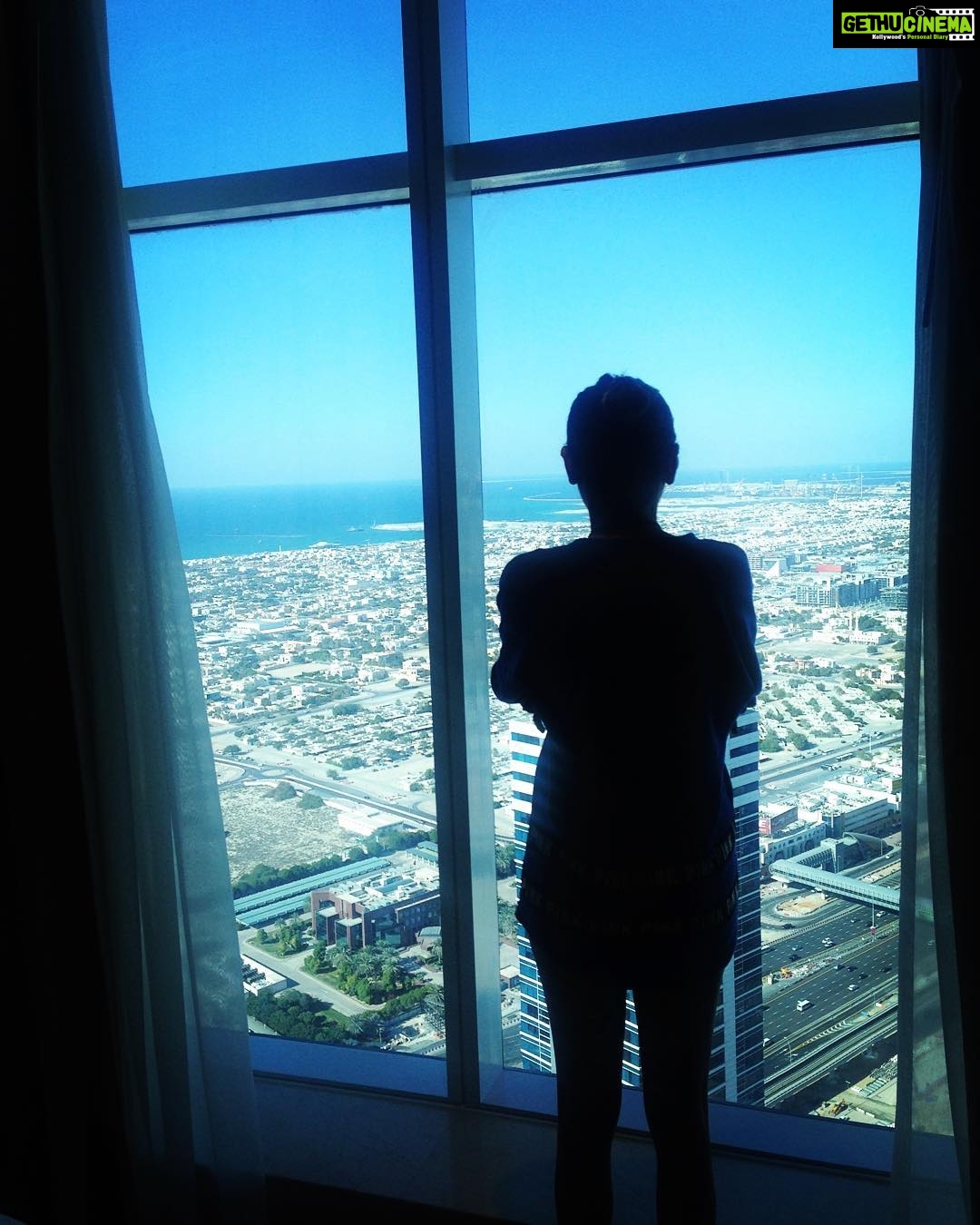 Sneha Ullal Instagram - Dubai from the 60th. #mcl2020 #marriot #roomwithaview
