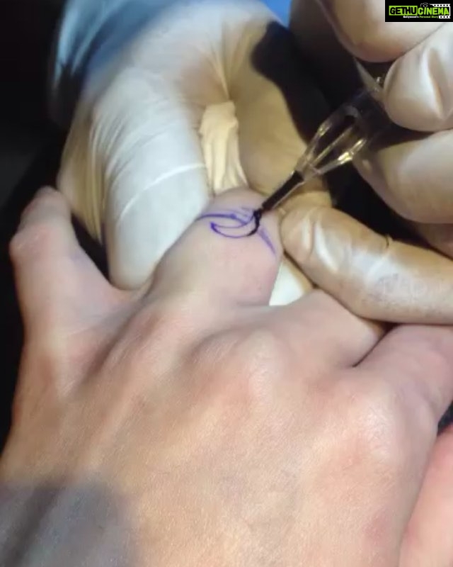 Sneha Ullal Instagram - Getting tattooed @bodycanvastattooart #legendtattooist
