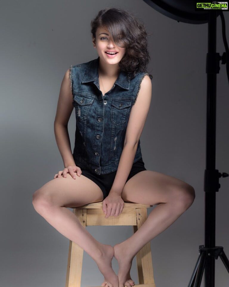 Sneha Ullal Instagram - My nu nu photo-Candid Photography #funclick #skinny #photoshoot by @sarathshetty