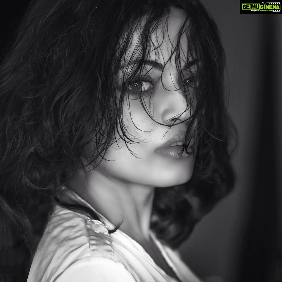 Sneha Ullal Instagram - Black And White..We dont need gray or grey..#bringit #photooftheday