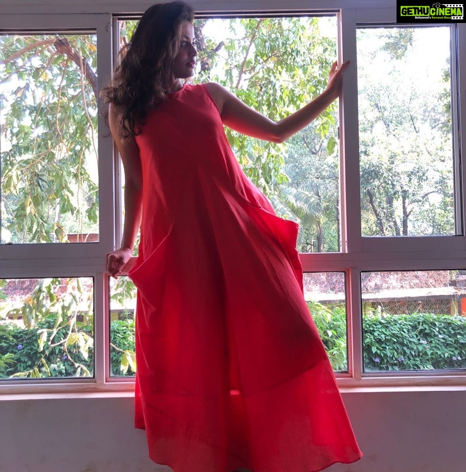 Sneha Ullal Instagram - You have to visit this store in Anjuna,Goa.This amazing,unique world of Red Carpet,The Heritage Boutique. It is your one-stop destination for the most exclusive and exquisite handloom and handicraft products, from across the country, where each and every item has been created with utmost care,dedication and intricate craftsmanship! @redcarpet_heritage_boutique was my chosen shopping destination in my recent trip to Goa.Please do check it out. @shweta_sequeira 🥰 #snehaullal #redcarpet #artofkhadi #handloom #vocalforlocalindia Red Carpet "The Heritage Boutique"