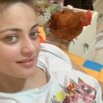 Sneha Ullal Instagram – Remember Tofu? First of all shes a boy.😋 and second of all he has his own family now.Tofu , his hen and a bunch of 🐣 babies are having a #happilyeverafter kind of life in a beautiful farm on the outskirts of Mumbai.#crueltyfree #snehaullal #vegan #nomeat #nodairy just #compassion