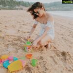 Sneha Ullal Instagram - I build my own sand castle.What do you usually do on the beach? #snehaullal