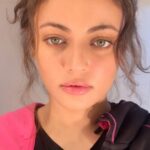 Sneha Ullal Instagram - Morning glow ... . . . I am lying.I have make up on & one of the filters from InstaStory.😂🥰😂☺️🤭 #snehaullal 🎥 Make up @makeupbybeljane Hair @hairmakeupjosephinec