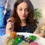 Sneha Ullal Instagram - As a vegan and an animal activist , i am always looking out for #crueltyfree products.I came across @veganindiansweets through my routine vegan search & i was pleasantly surprised to find so many plantbased mithai options with them.They sent me a bunch of sweets home & i shamelessly ate it all☺️.Didn’t share it with anyone.🤭The motichoor ladoo is my favorite ,made with nutmilk & vegan ghee.Pls do try out their sweets.Its yummy and no animals were harmed to make these mithais.The next time any of you want to send me mithai, this is what i prefer.🥰Thank you @veganindiansweets for doing what you do.