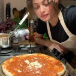 Sneha Ullal Instagram - 3 years of following a plant-based diet & still crave a good damn pizza.I need a real vegan cheese recipe (with no coconut) ,so i can make my own pizza.Email me the recipe,if you find one🙏🏻.#vegan #snehaullal #keepitreal