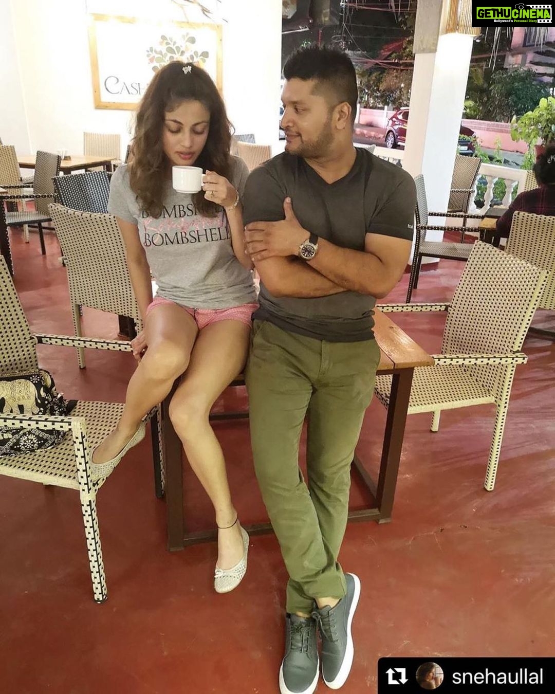 Sneha Ullal Instagram - When are you going to make me Vegan Goan khana again?Missing the yummies. Missing goa.Missing the rides. @frankgueizelar my helmet is rusting Cashew Tree, Candolim