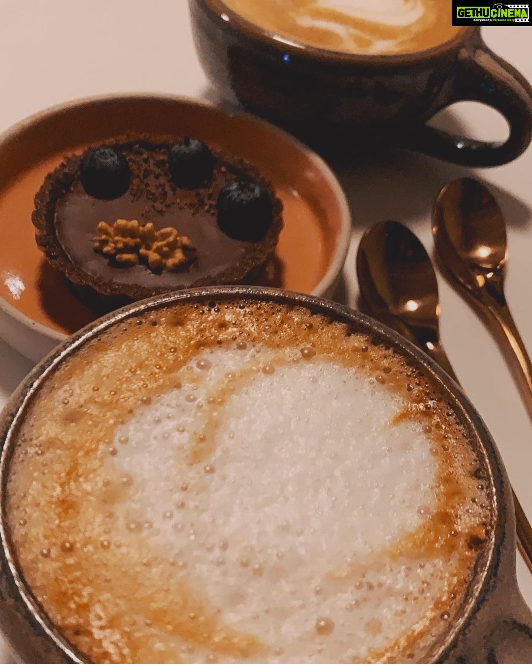Sneha Ullal Instagram - Sometimes, all you need is a strong coffee & a stronger heart .I love my coffee black but sometimes, a cappuccino with oat or almond milk does me good too.#vegan #keepitreal #snehaullal
