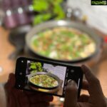 Sneha Ullal Instagram – Got a glimpse of Chef @frankgueizelar in action, cooking Pulao traditionally in a copper Lagan.👨‍🍳