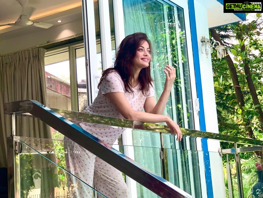 Sneha Ullal Instagram - Thank you for hosting a lovely & safe get-away for me at Celeste @ssubsingh @luxurybungalows What a beautiful property! Can't wait to book again and stay at this luxury pad for longer this time 😋.Or wait a min, maybe ill try your other villas next time.🤔 Waiting to book with you and come back super soon! 😬 #snehaullal Celeste-Terrific stay and so safe! Thank you for taking care of everything before I could even ask! See you soon.