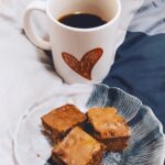 Sneha Ullal Instagram - Homemade vegan brownie’s by @saumyaullal 💚 & freshly brewed 🖤 coffee.Happy life.#snehaullal #keepitreal #vegan