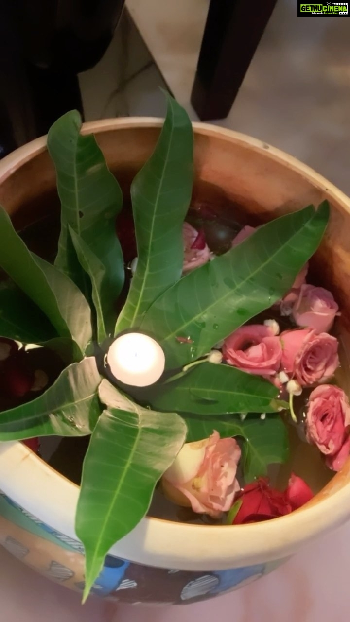Sneha Ullal Instagram - Our eco friendly visarjan in our very own home.After few days we will use the dissolved clay and grow an indoor plant. π #snehaullal #ganeshchaturthi @saumyaullal @ajpropman @ushaullal19 @alisha_chand07