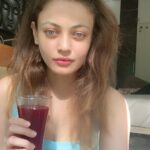 Sneha Ullal Instagram - Which is your favourite juice ? Mine is Orange with Basil and a bit of ginger. 🌝 #lockdown #snehaullal #keepitreal #vegan #plantbased