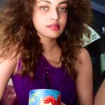 Sneha Ullal Instagram – I know it’s getting tough for many of you.I know you want this over with.Hang in there. Be strong..We are at war and and we are safe for now.Hang in there my dear.You are not alone in this.Read it again.You are not alone. 
#stayhome #covid19 #snehaullal #keepitreal 
Note-My original shampoo is not available and the ones that are available aren’t suiting me.Hence ,the messy hair.😛 Home Sweet Home