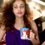 Sneha Ullal Instagram – I know it’s getting tough for many of you.I know you want this over with.Hang in there. Be strong..We are at war and and we are safe for now.Hang in there my dear.You are not alone in this.Read it again.You are not alone. 
#stayhome #covid19 #snehaullal #keepitreal 
Note-My original shampoo is not available and the ones that are available aren’t suiting me.Hence ,the messy hair.😛 Home Sweet Home