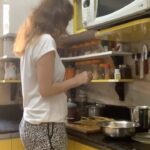 Sneha Ullal Instagram - Locked down but I can still cook some comfort.Home made burgers 🍔 #snehaullal #covid #vegan #lockdown I had no lettuce and mushrooms but I made it work.🙃