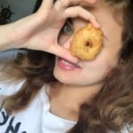 Sneha Ullal Instagram - Blur pic but excited to share.For the first time ever I made “Medu Wada” at home.It wasn’t perfect but I’m 70% there.Read so many Do’s & Dont’s before I started my prep.So excited.When I’m in South India for my shoots,I eat these with spicy tomato chutney which they serve everywhere in Hyderabad.YummmmmmmY . . #snehaullal #vegan #stayhome #keepitreal