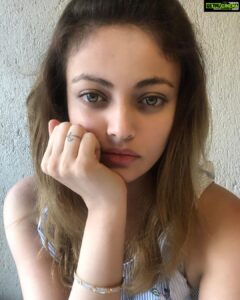 Sneha Ullal Instagram - 🙇🏻‍♀️